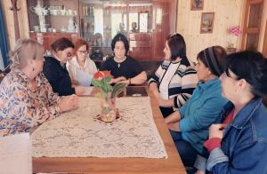 Unusual Meetings in Mutual Assistance Groups