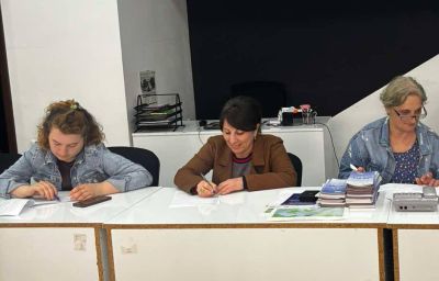 The topic of the meeting is &quot;Children and Violence&quot;